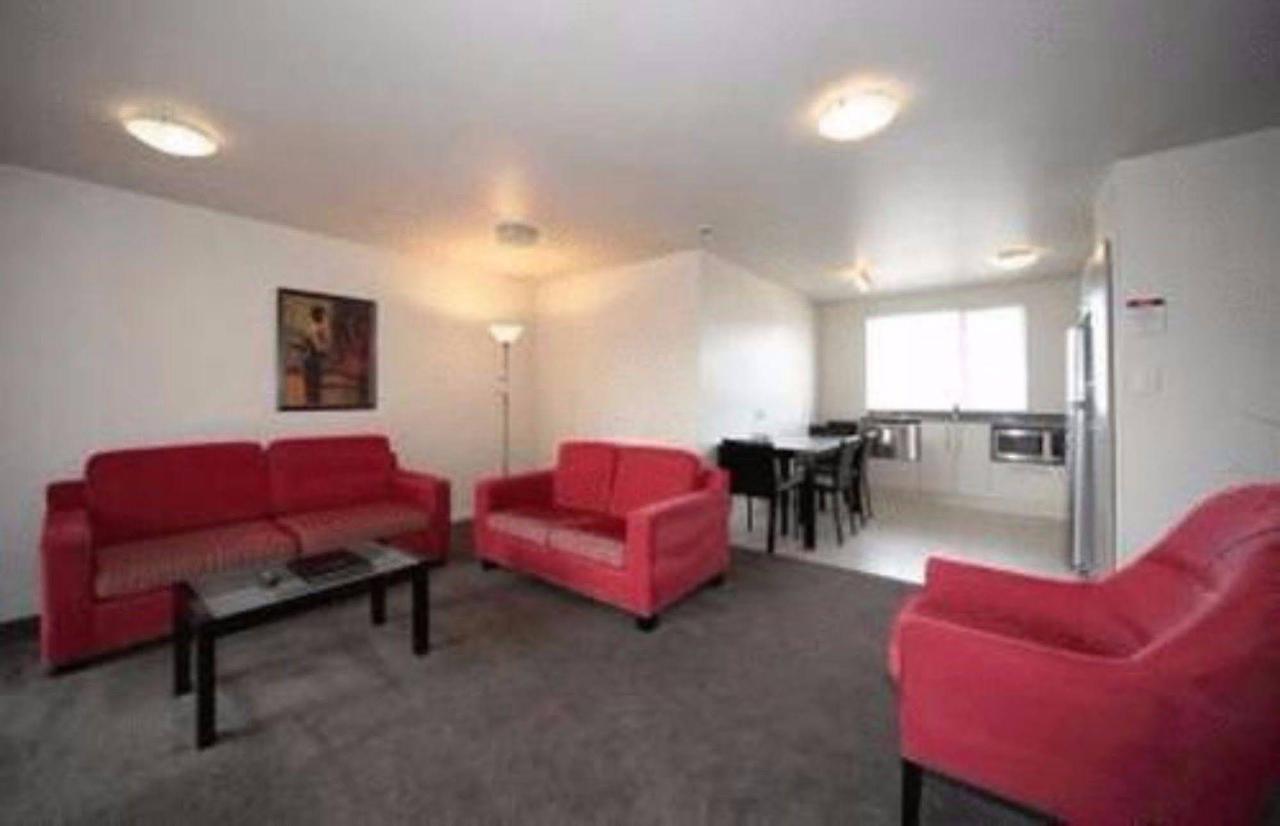 Salerno Motel Apartments Christchurch Kültér fotó A typical apartment at the University of Canterbury