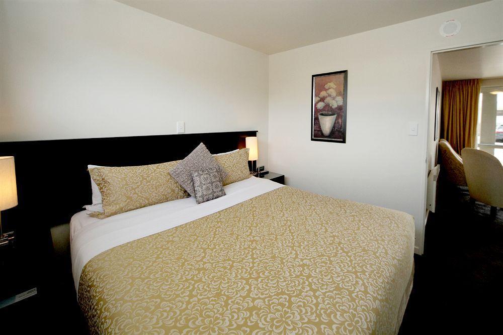 Salerno Motel Apartments Christchurch Kültér fotó A room at the hotel