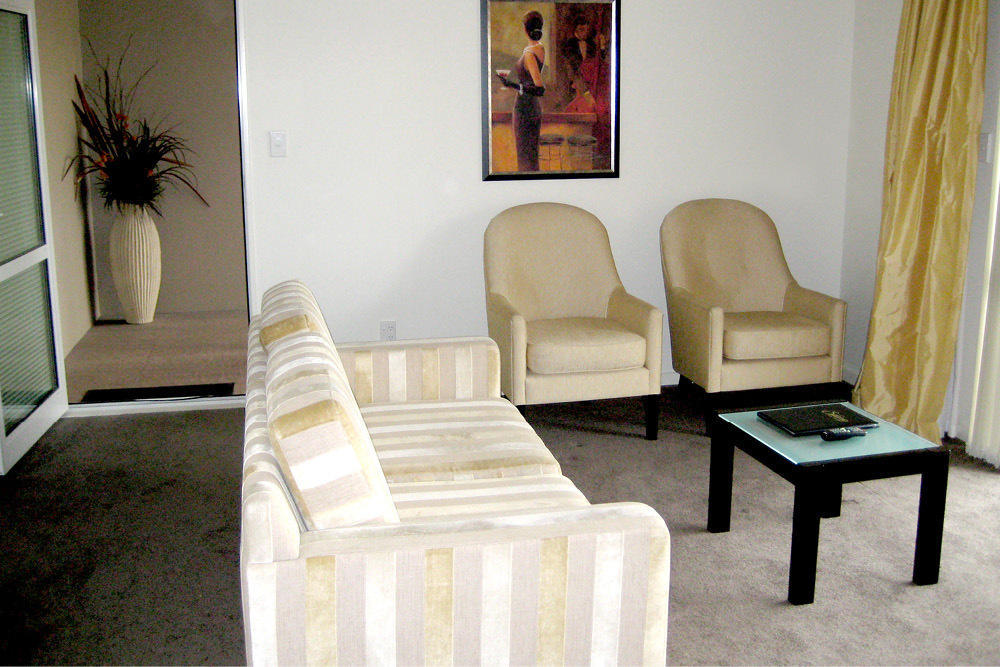 Salerno Motel Apartments Christchurch Kültér fotó A living room