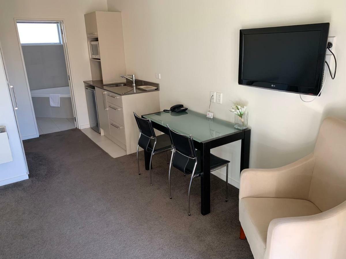 Salerno Motel Apartments Christchurch Kültér fotó A typical studio apartment