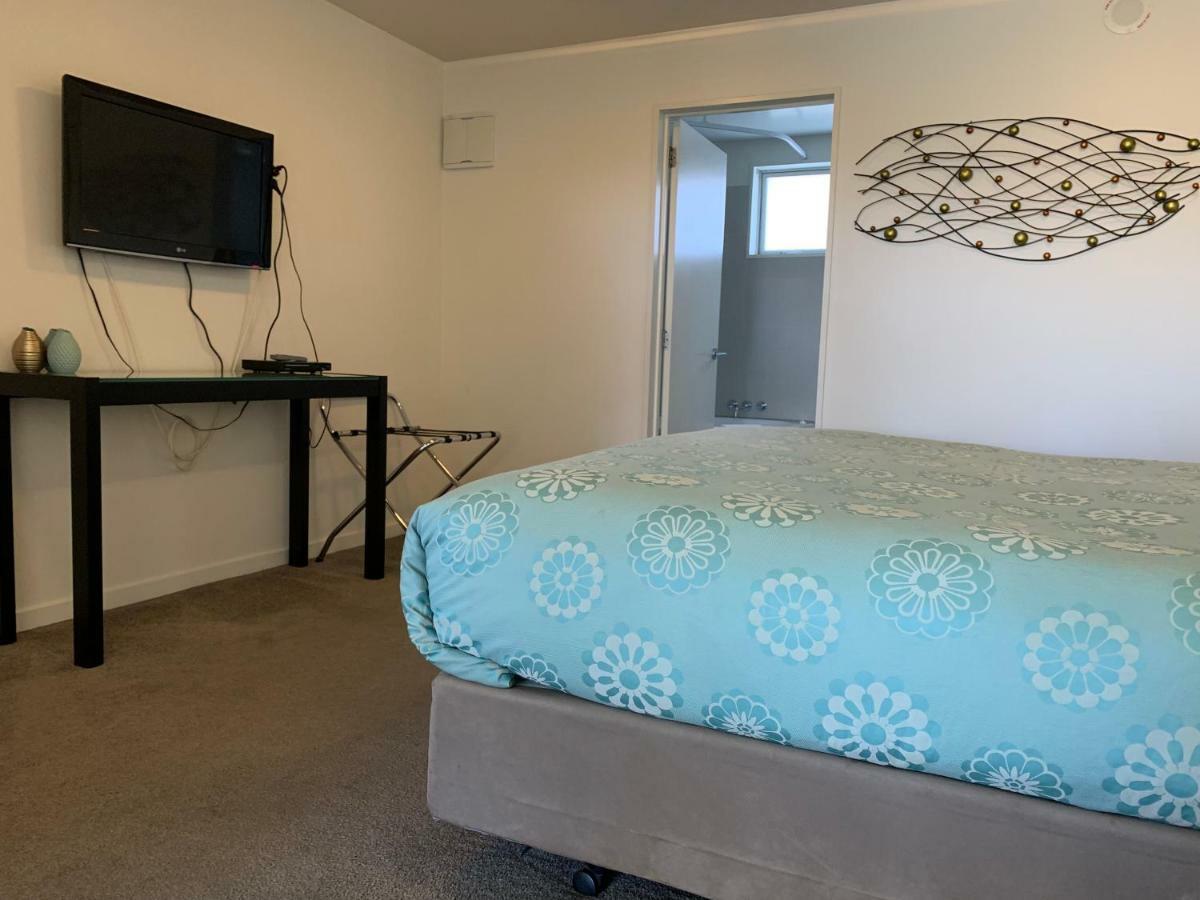 Salerno Motel Apartments Christchurch Kültér fotó A bedroom at the motel
