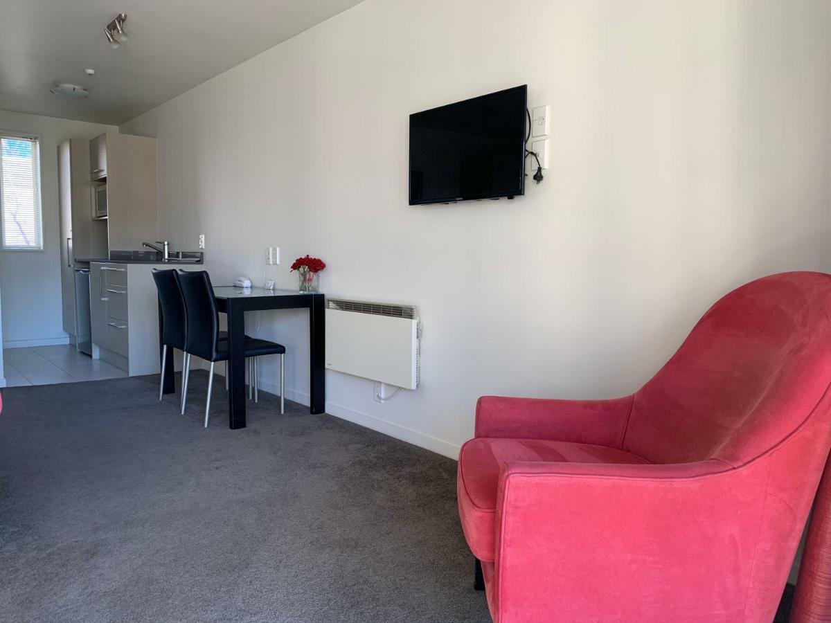 Salerno Motel Apartments Christchurch Kültér fotó A studio apartment in New Zealand
