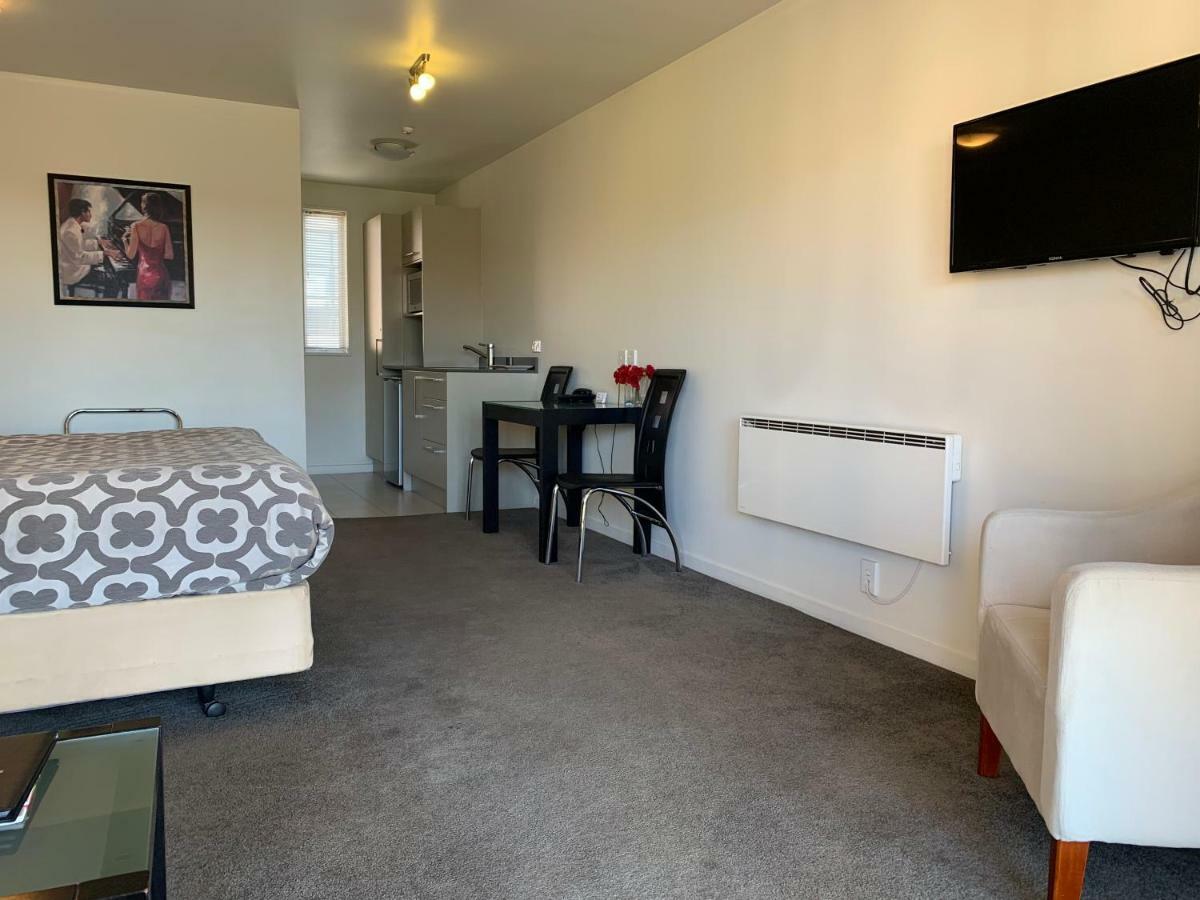 Salerno Motel Apartments Christchurch Kültér fotó A studio apartment in New Zealand