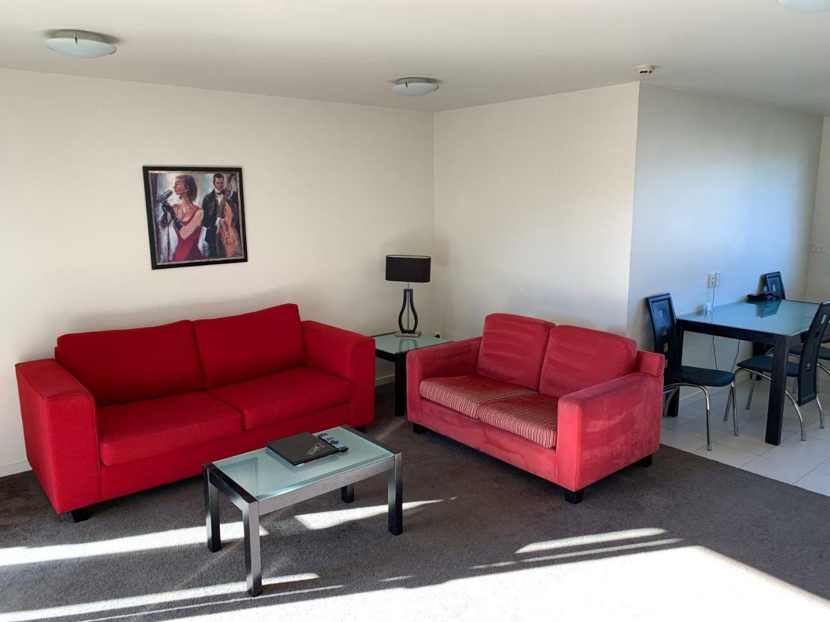 Salerno Motel Apartments Christchurch Kültér fotó Living room in a two-bedroom apartment